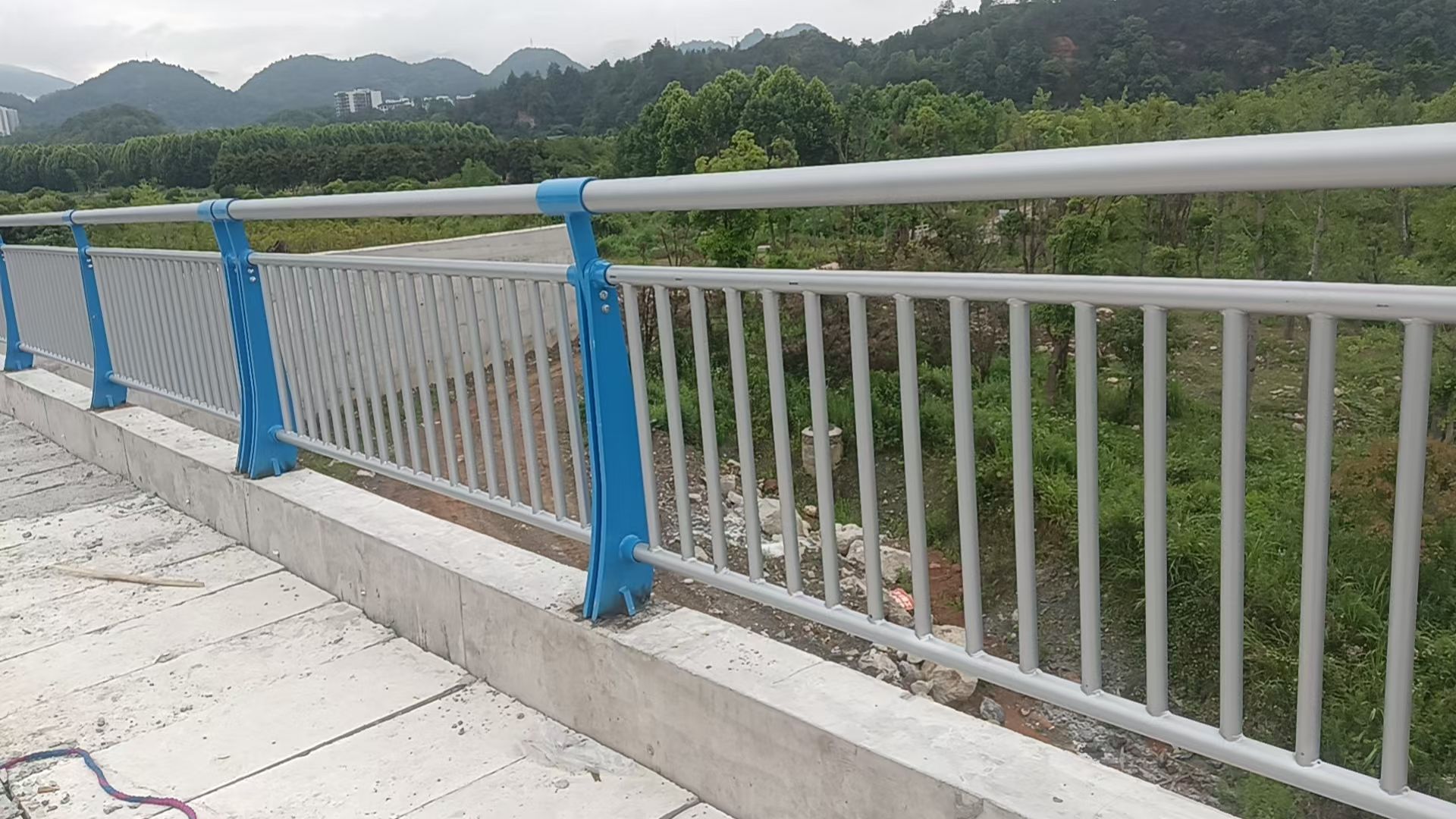 广元市不锈钢栏杆桥梁防撞护栏 - 哪里好